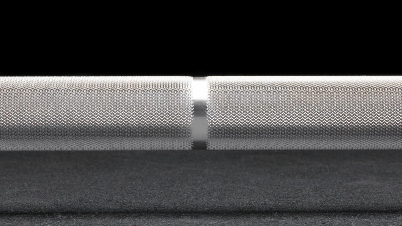 Rogue Fitness 28MM Rogue Training Bar (Stainless Shaft / Black Sleeve) - Image 3